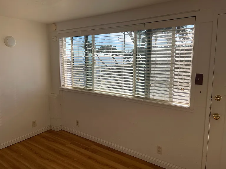 187 Bakersfield Ave — Photo 8