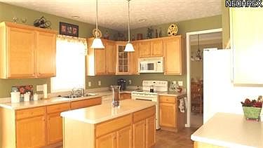 4th image of 9330 Patterson Ln