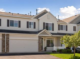 859 Newberry Ln, Chaska, MN 55318