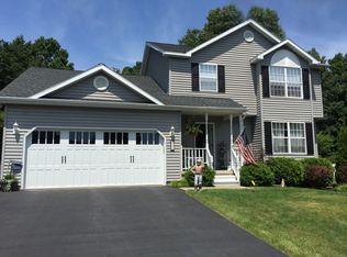 11 Tamian Pass, Ballston Lake, NY 12019