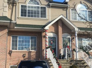 53 Barb St, Staten Island, NY 10312