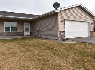 5740 Summerland Dr, Waterloo, IA 50701
