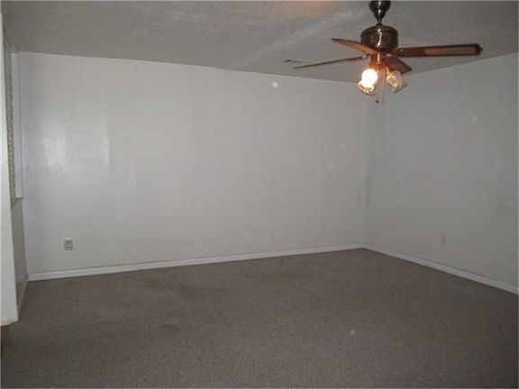 4th image of 2206 Pomona Dr