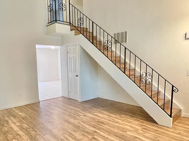 1431 Jasmine Cir — Photo 11