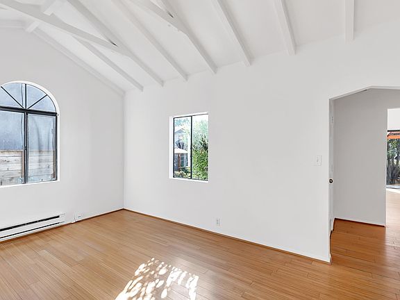 2nd image of 2039 Griffith Park Blvd