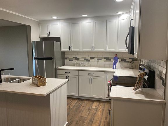 5th image of 1446 Beaufort Dr