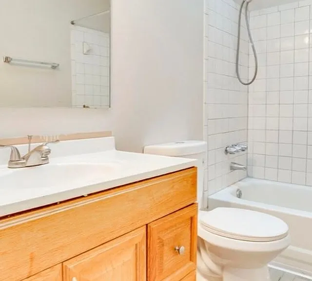 814 Franklin St — Photo 11