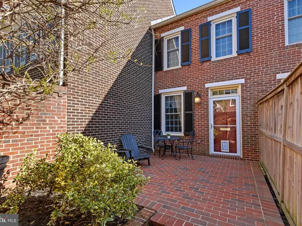 322 N Saint Asaph St, Alexandria, VA 22314