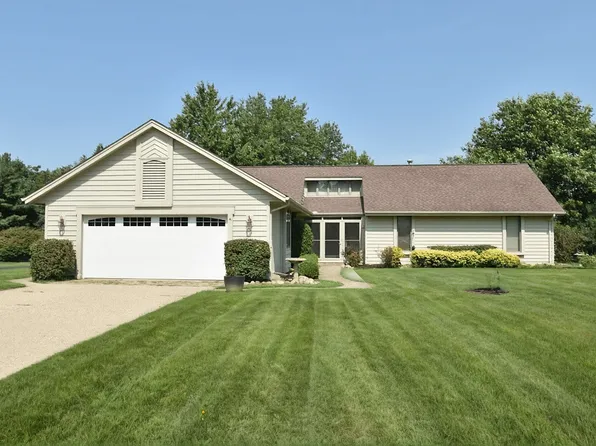 314 E Eller Dr, East Peoria, IL 61611