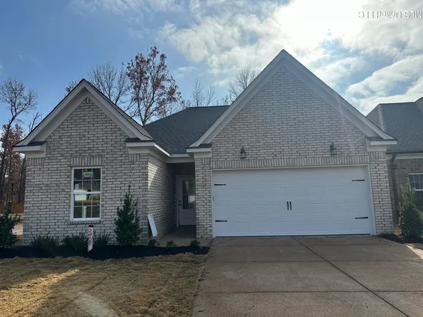 391 Country Garden Dr, Southaven, MS 38671