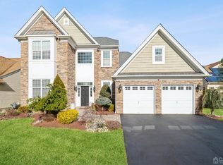 30 Troon Ct, Monroe Township, NJ 08831
