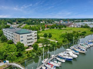 60 Maple St APT 34, Branford, CT 06405