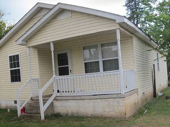 2nd image of 311 Hoover St