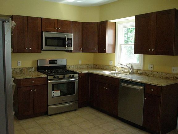 3rd image of 49 Oakland St #49