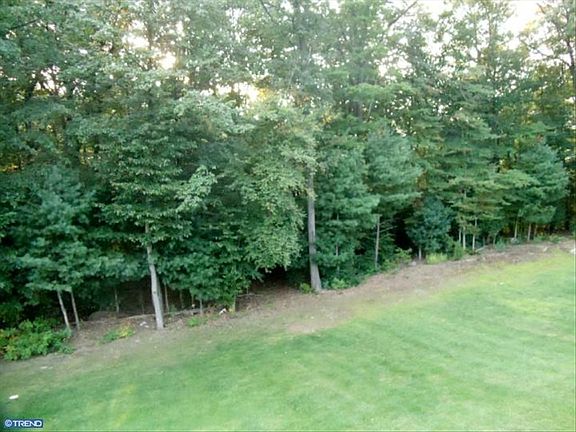 4th image of 75 Kelsey Dr