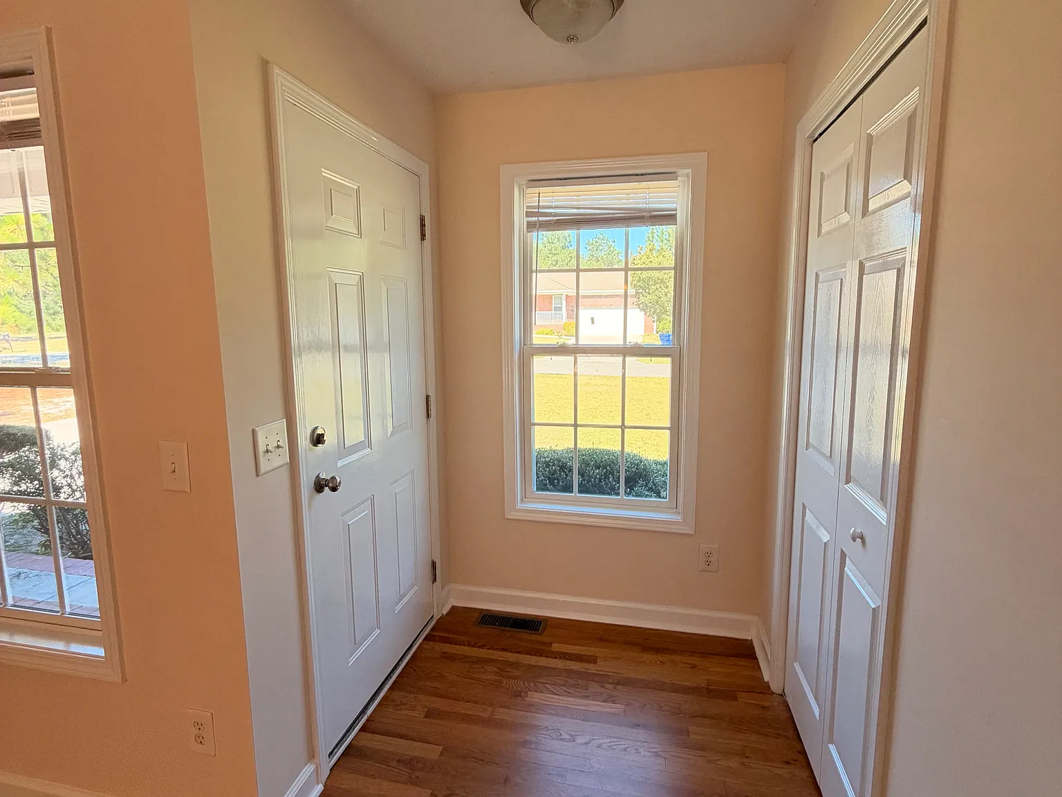 2 bed, 1350 sqft, $1,650 — Photo 4