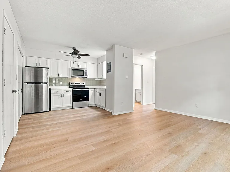 500 - 530 Laurel St — Photo 33