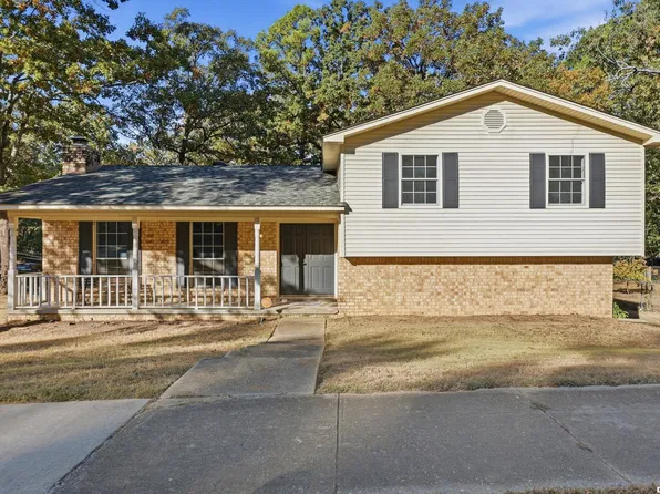 2716 Peach Tree Dr, Little Rock, AR 72211