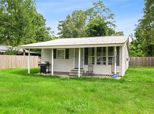 31933 Shelly Dr, Springfield, LA 70462