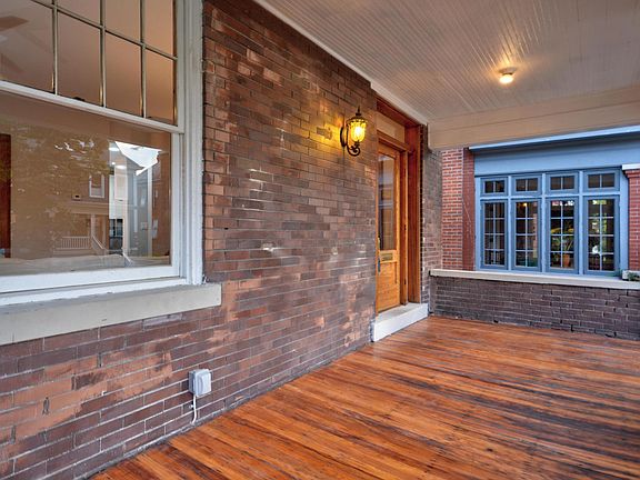 3rd image of 702 Oakwood Ave
