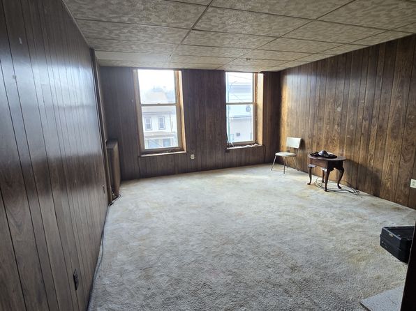 13 S 2nd St APT 2R