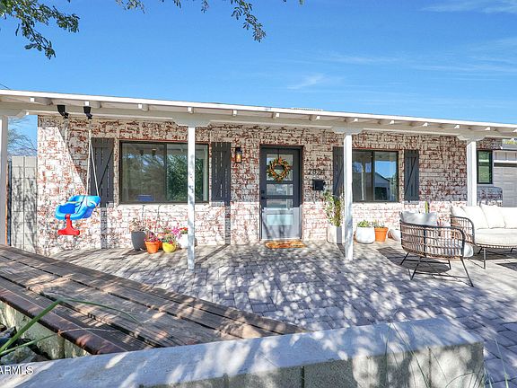 4th image of 2824 E AVALON Drive