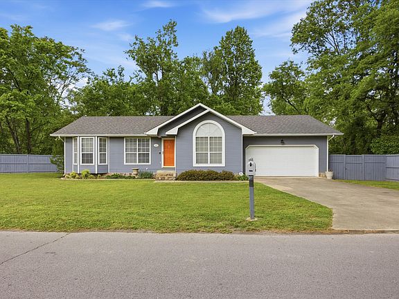 3rd image of 4233 Belvoir Dr