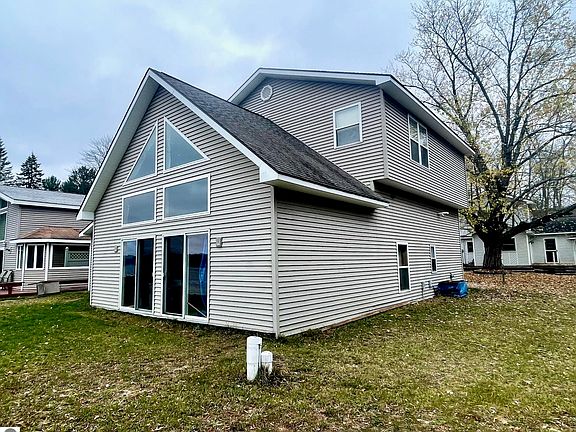 5th image of 1415 Paczesny Pl