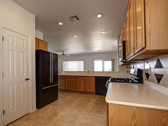5th image of 2065 Oliver Springs St