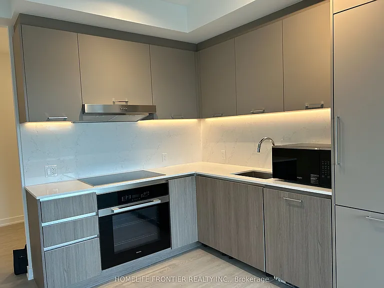 8188 Yonge St #315 — Photo 3
