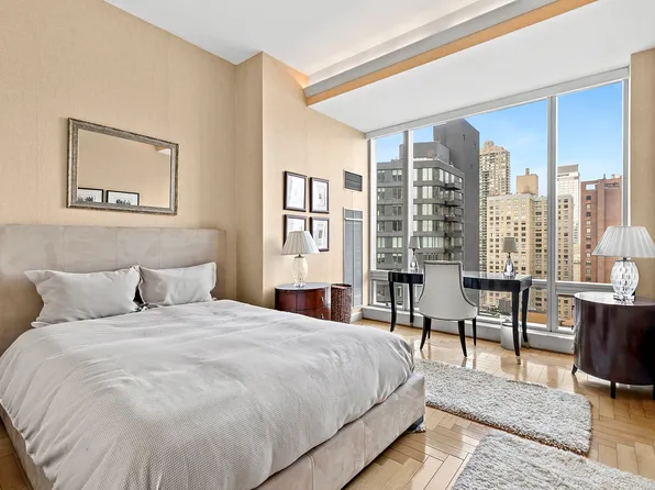 1 Central Park West image 24 of 31