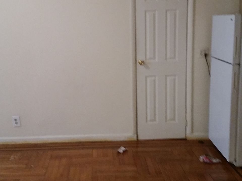 2nd image of 10 Maple St APT F11
