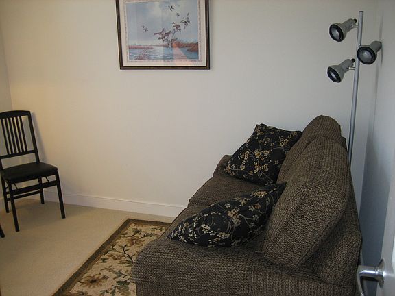 den/2nd bedroom