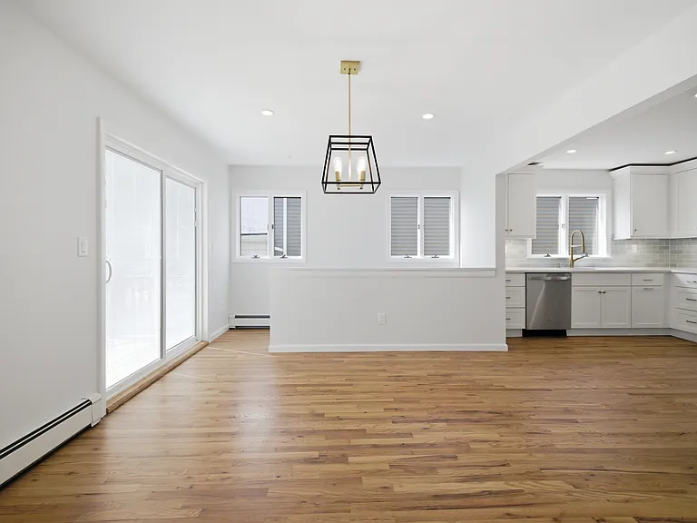 580 E Pine St — Photo 13