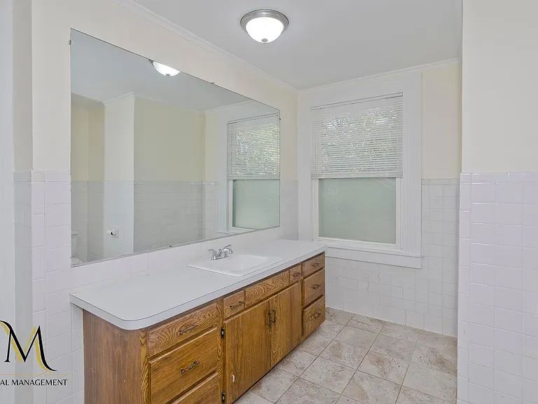 208-210 Fort Pleasant Ave — Photo 70
