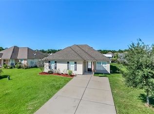 28497 Vintage Ln, Ponchatoula, LA 70454