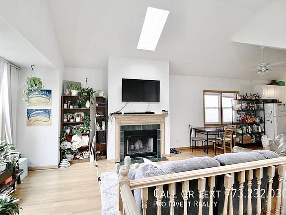 4th image of 1528 W Cortez St APT 3