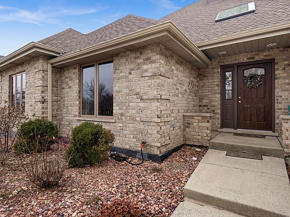 4th image of 11042 Mayflower Ln