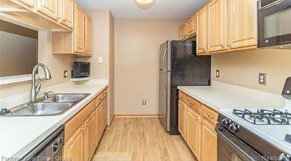 3rd image of 356 Marigold Cir #90