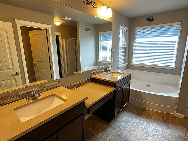 3882 Portside Dr — Photo 15