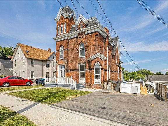 2nd image of 39 Genesee St