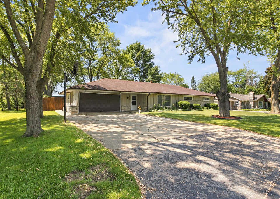 1st image of 2905 W Valanna Ct