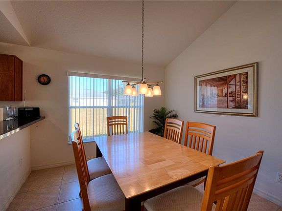 4th image of 913 Emerald Green Ct