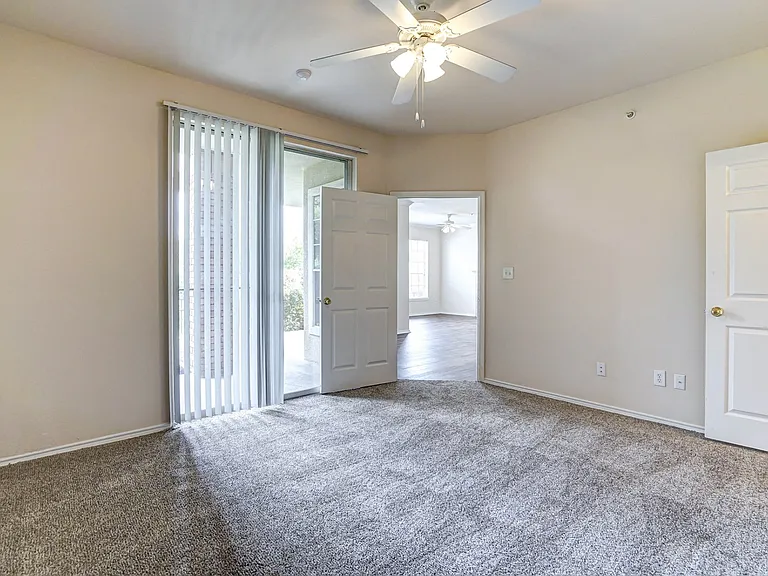 Turnberry Isle Apartment Homes — Photo 31