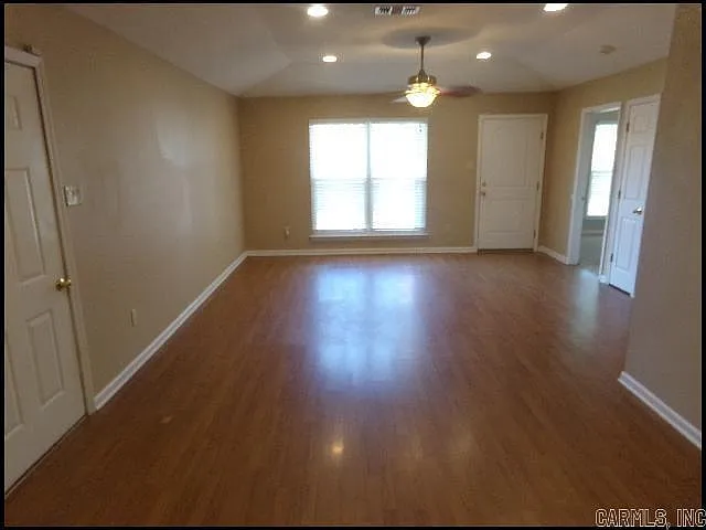 3 bed, 2.0 bath, 1206 sqft, $1,495 — Photo 3