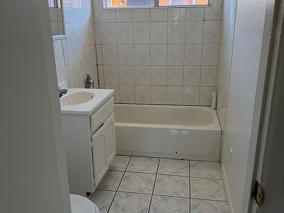 5th image of 540 W 95th St