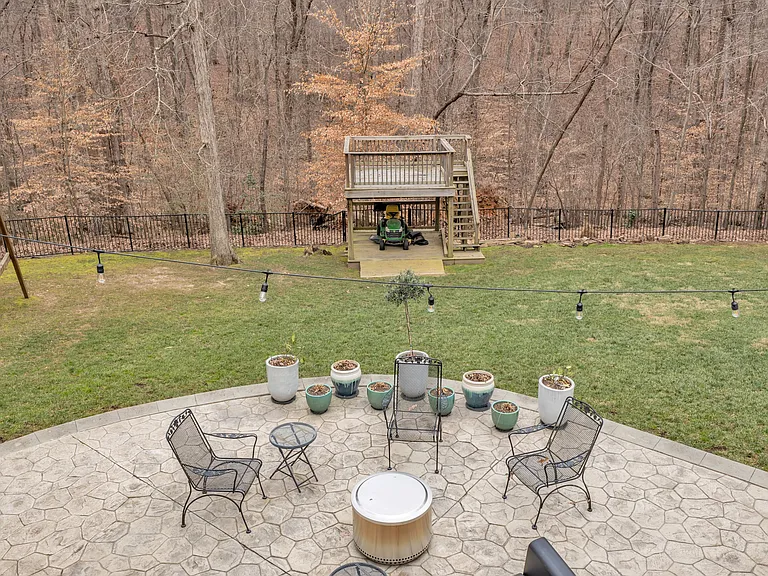1126 Trailwood Dr — Photo 66