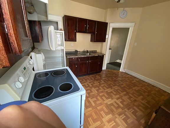 3rd image of 3429 Ryan Ave Floor 2