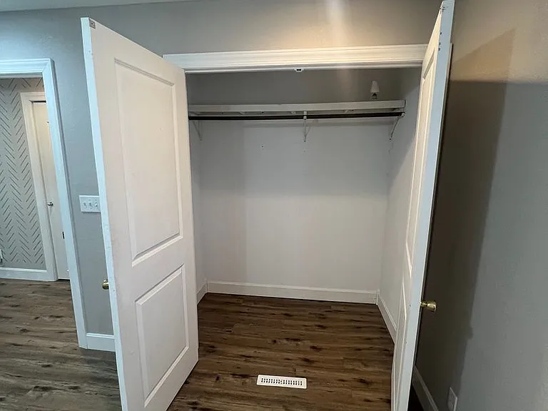 804 N Oak St — Photo 14