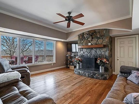 5th image of 231 Dickson Dr
